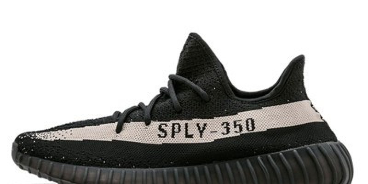 從街頭潮流到經典象徵：Yeezy 350 的不敗傳奇
