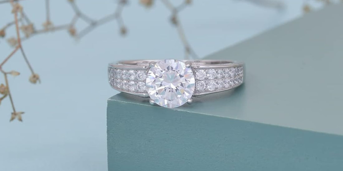 Pear Diamond Engagement Rings & Emerald Cut Engagement Rings in UK