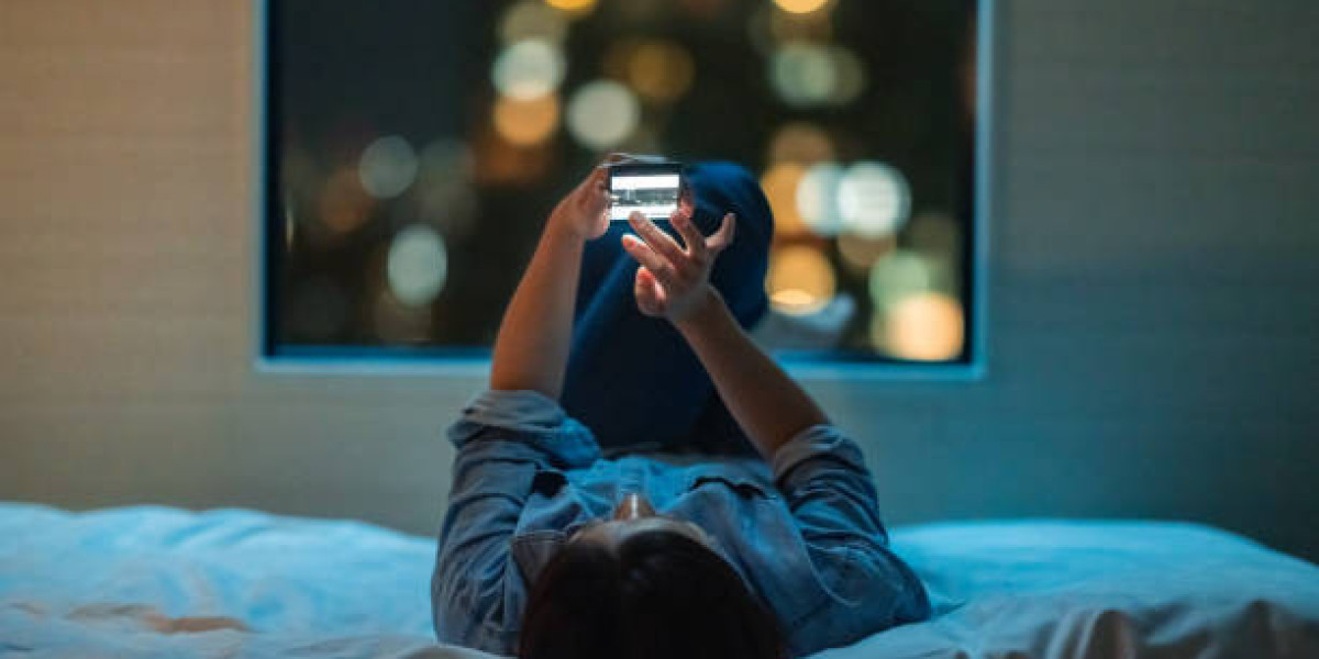 Best Free Video Chat Options for Lonely People at Night