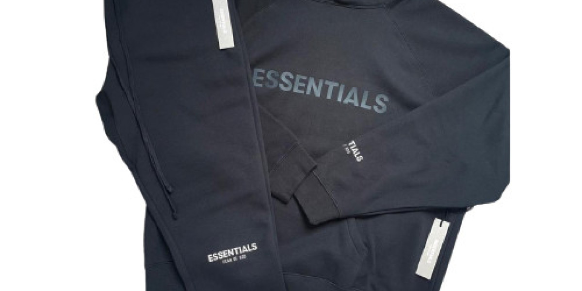 Essentials Hoodie: Your All-Season Streetwear Staple
