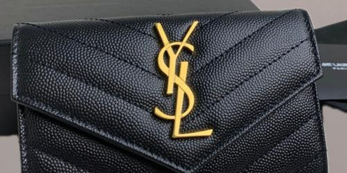 Saint Laurent精品選購指南：相機包與Monogram錢包推薦