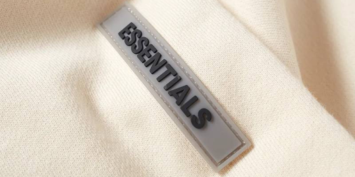 Essential Hoodie – Modern Comfort style brand