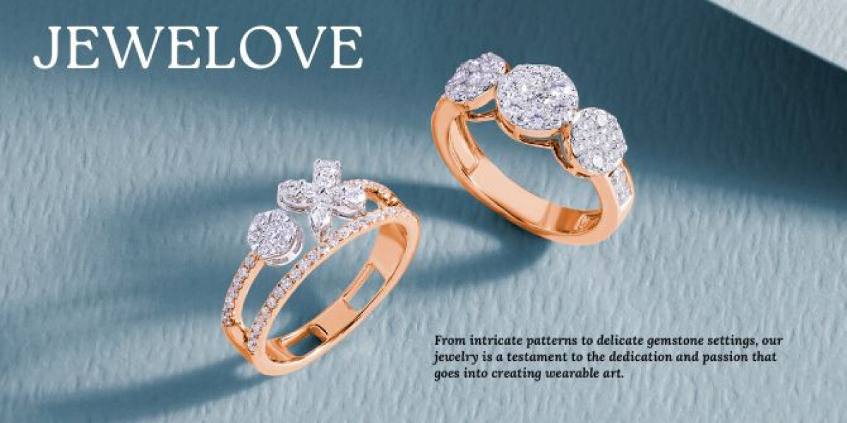 The Timeless Elegance of Platinum Bracelets: For Men and Women Alike