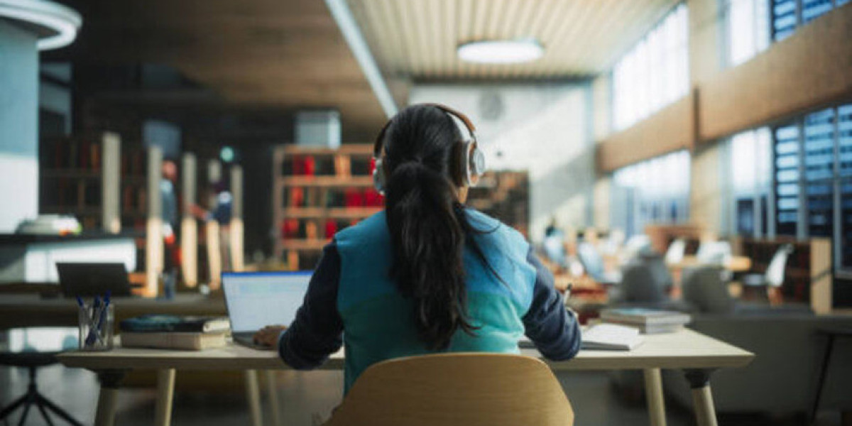 Why Dissertation Writing Help Is a Lifeline for UK Students