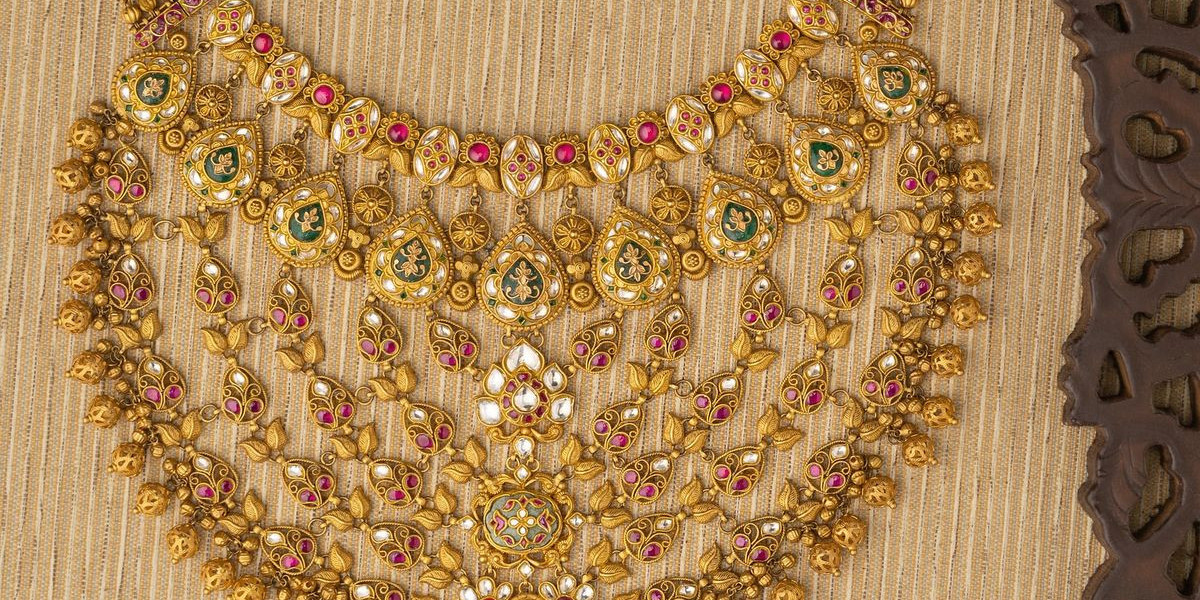 A Comprehensive Guide to Purchasing Traditional Jewels