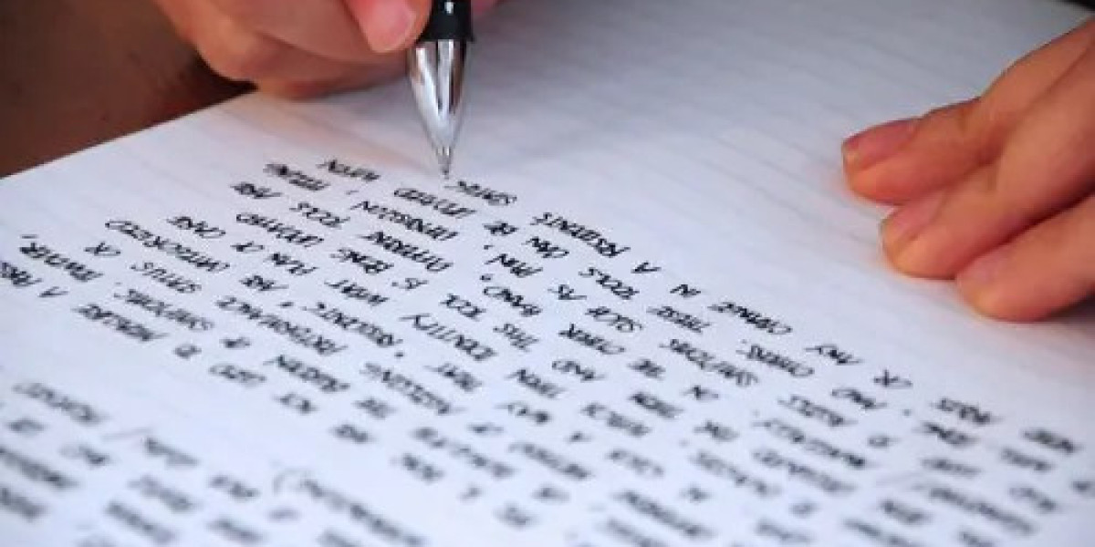 Why Professional CV Writers in UAE Are in High Demand