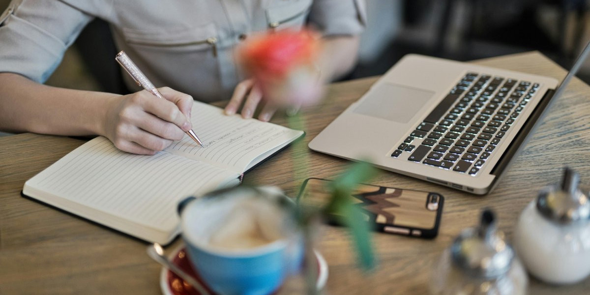 Online Class Assignment Services: A 2025 Nursing Student’s Guide to Less Stress, More Success