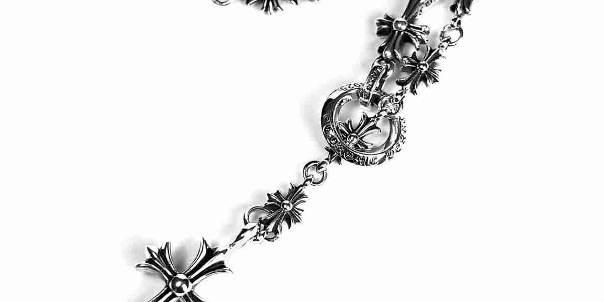 Chrome Hearts Necklace + Stüssy Hoodie Combo Ideas