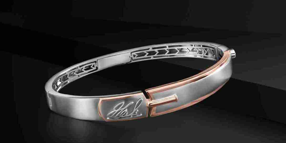The Elegance of Gold and Platinum Bracelets for Men and Women