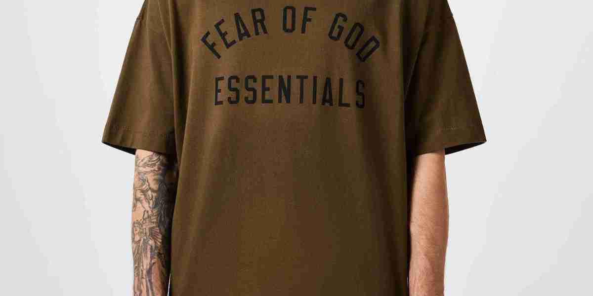 Why People Choose Essentials and Chrome Hearts Hoodies