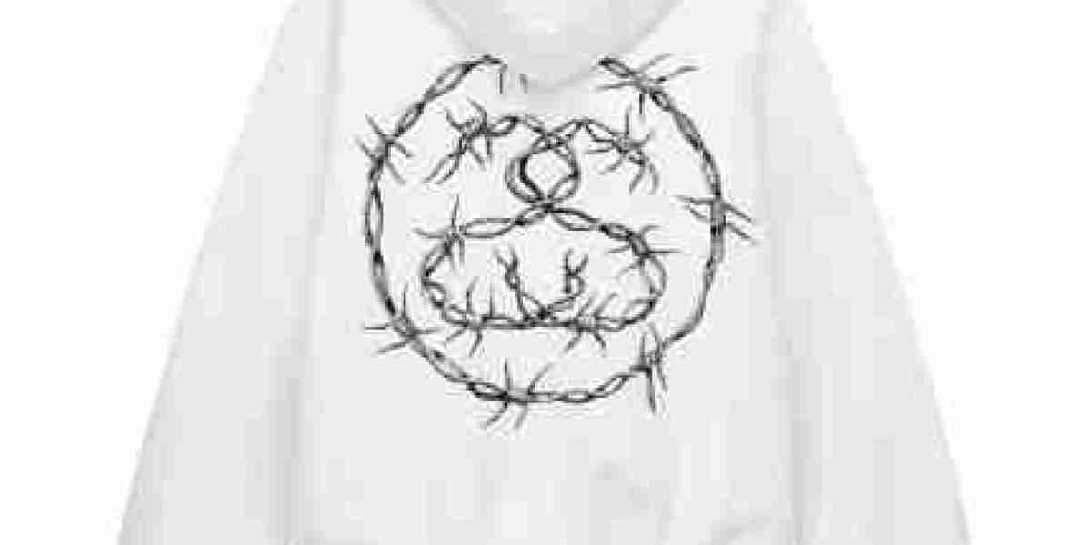 Stussy Clothing – The Streetwear Legacy That Redefined Fashion Culture