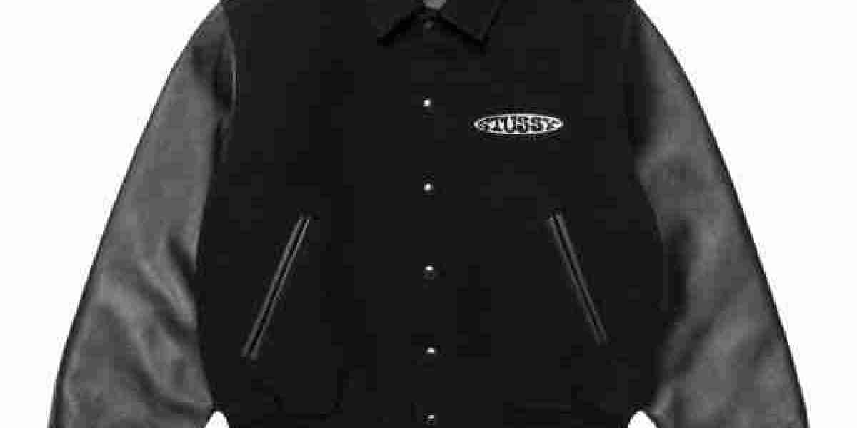 The streetwear comeback of Sudadera Stüssy this year