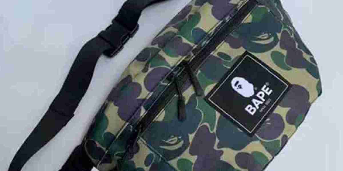 BAPE全新旅行腰包登場｜輕盈、透氣又百搭的街頭潮流配件