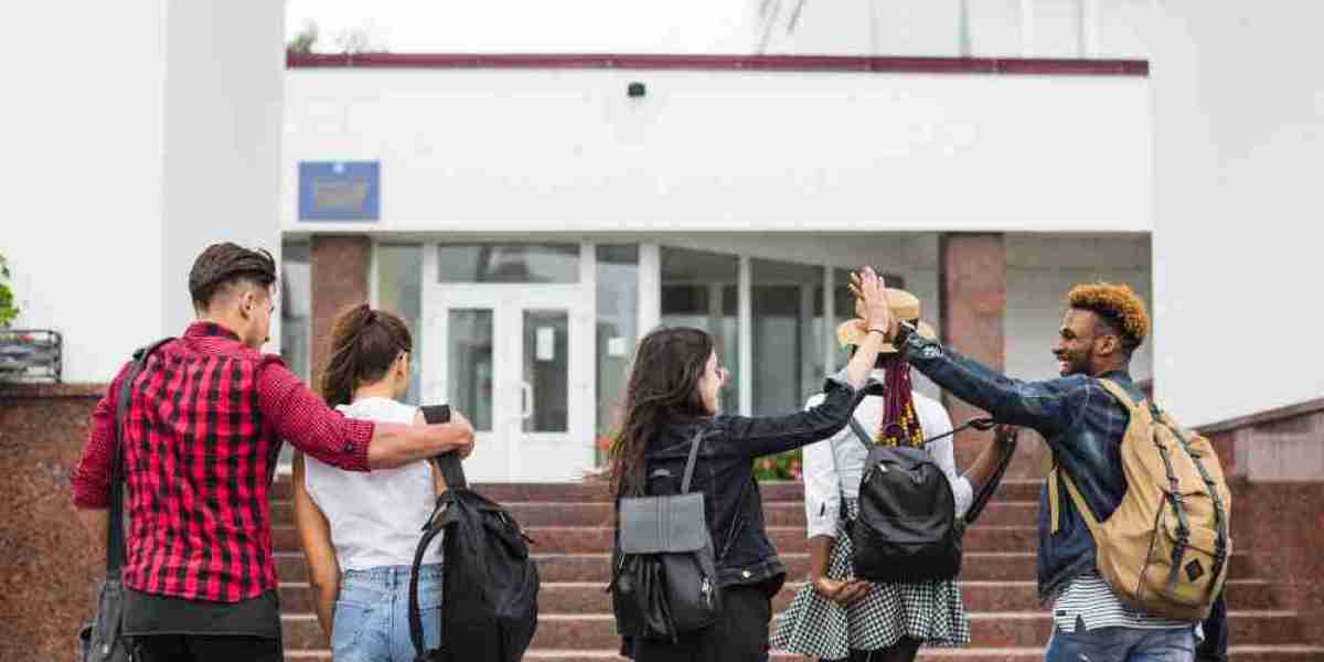How to Find and Leverage a Verified High School Email List for Campaigns?