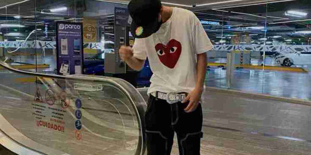 The Artistic Vision Behind Comme des Garçons Streetwear Pieces