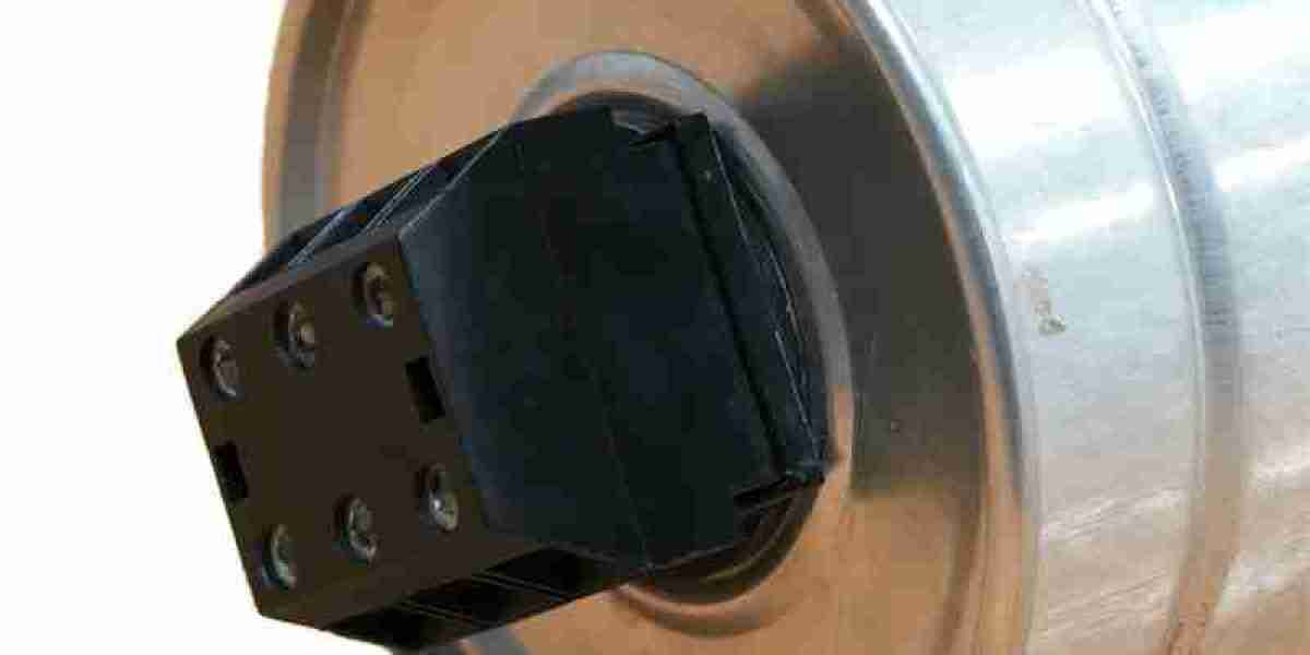 Low Voltage Capacitors for Commercial Power Systems