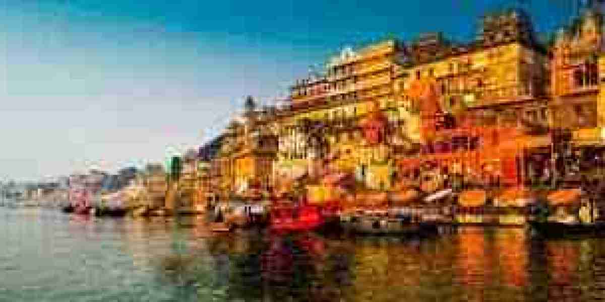 Beyond the Ghats – Cultural Gems & Day Trips in Your Varanasi Package