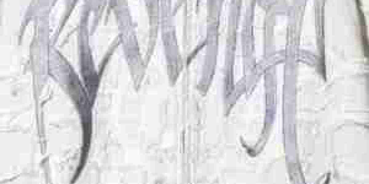 Hoodies for Every Season: Layering Tips and Outfit Ideas