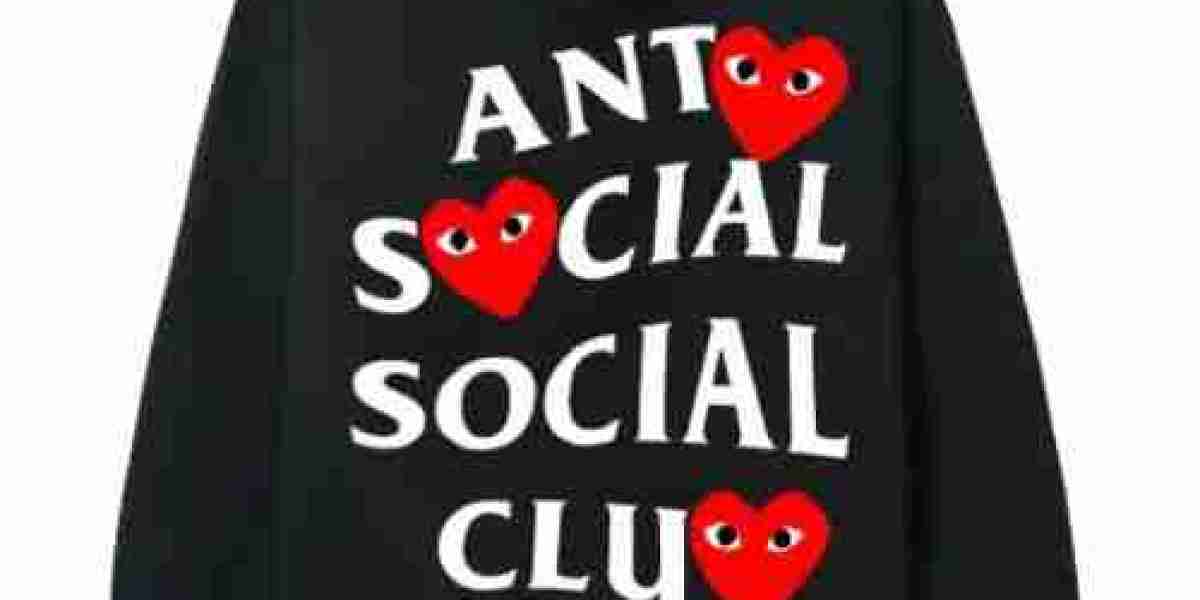 Comme des Garçons: Redefining Fashion Through Art and Innovation