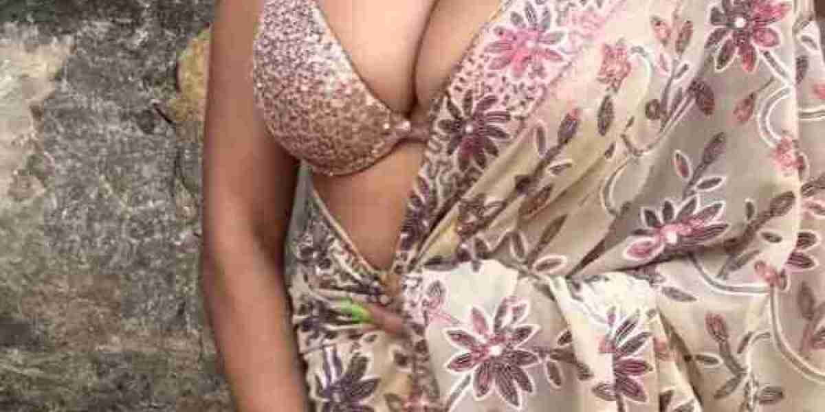 Wish upon a falling star with a pretty girl from escort service Andheri