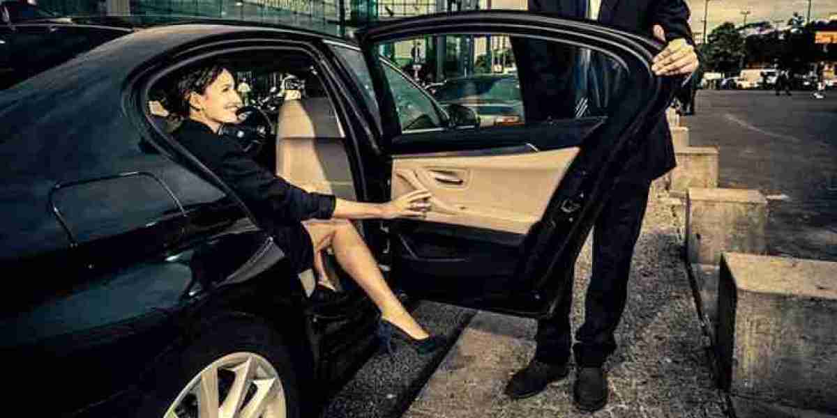 Taxi from Gatwick Airport to Chinatown W1 – Your Smooth, Festive Travel Solution