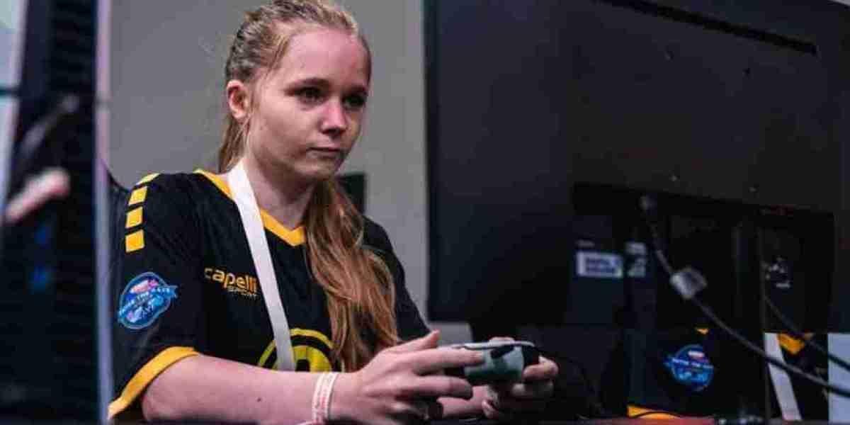 Jessica Niebel: eSports-Star im Fußball-Fokus
