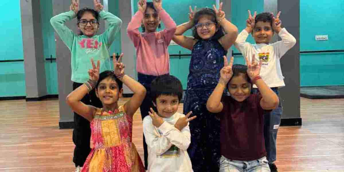 Buskers Dance Institute, Chitrakoot, Vaishali Nagar – Where Bollywood Dance Comes Alive