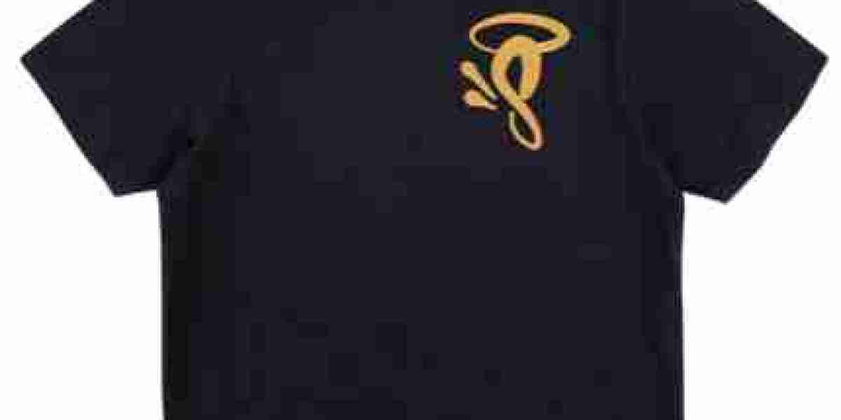 How to Style a Synaworld T-Shirt for a Clean Street Look