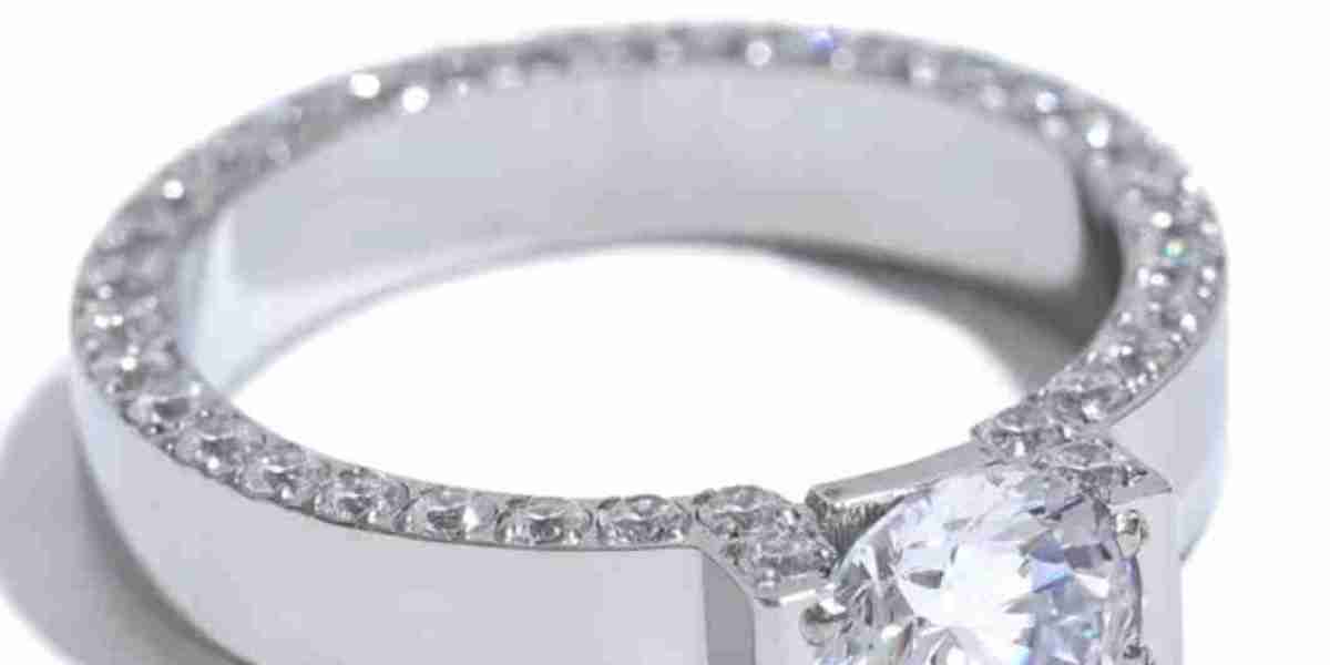 سحر الإكسسوارات النسائية: لمسة أناقة تُحدث فرقًا حقيقيًا