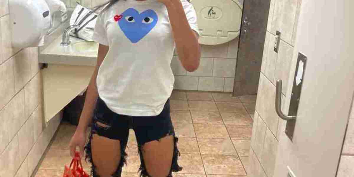 The Creative Identity of Comme des Garcons in Modern Fashion