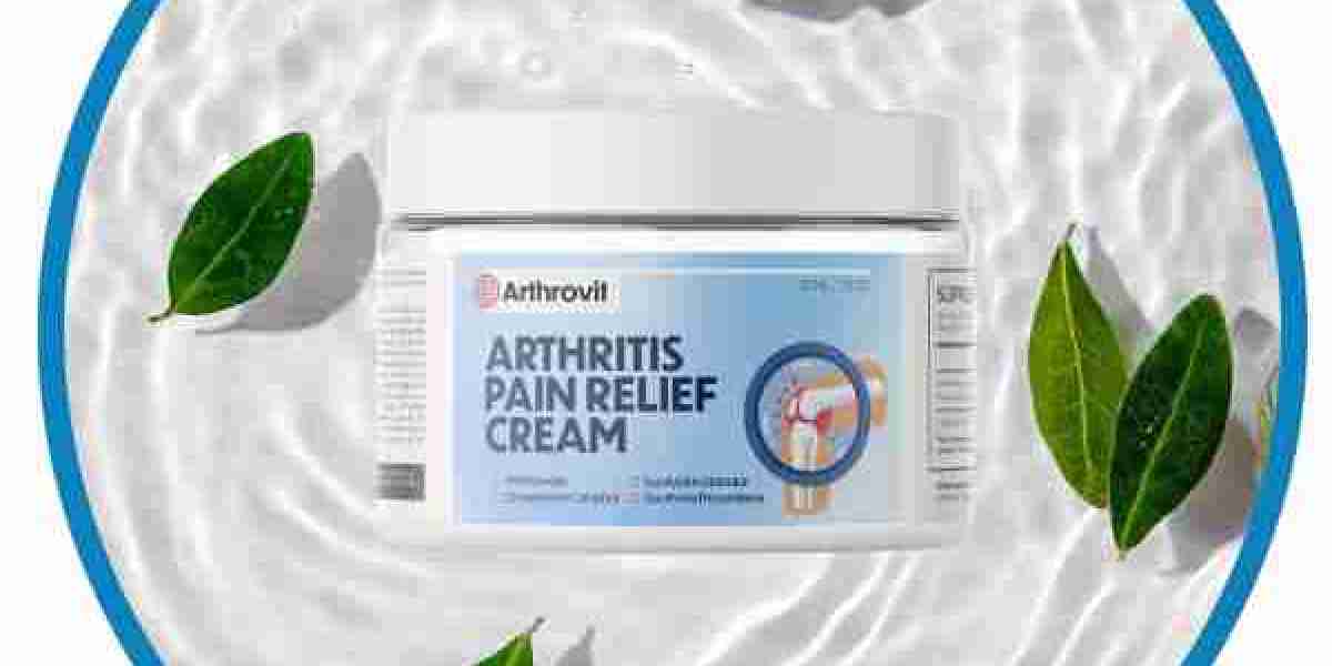 Does Arthrovit contain natural ingredients?