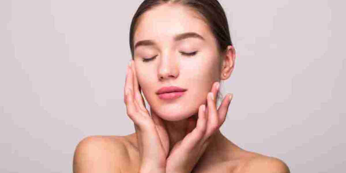 Nourish and Glow with Roshni Botanicals’ Ayurvedic Face Serum