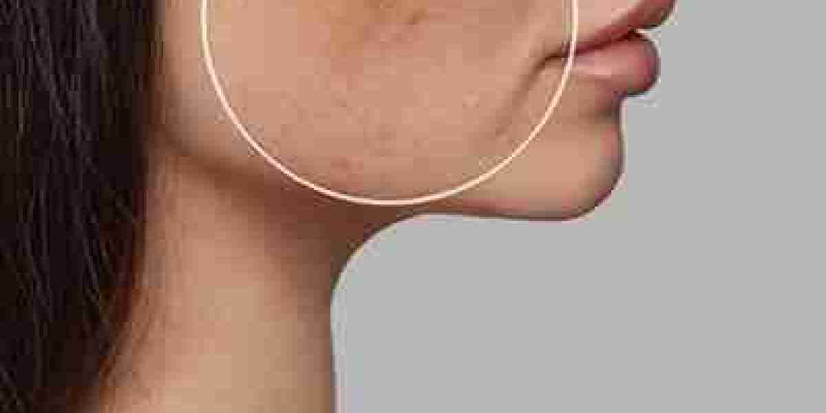 Achieve Soft and Smooth Skin with Brad Pitt’s Acne Scar Treatment