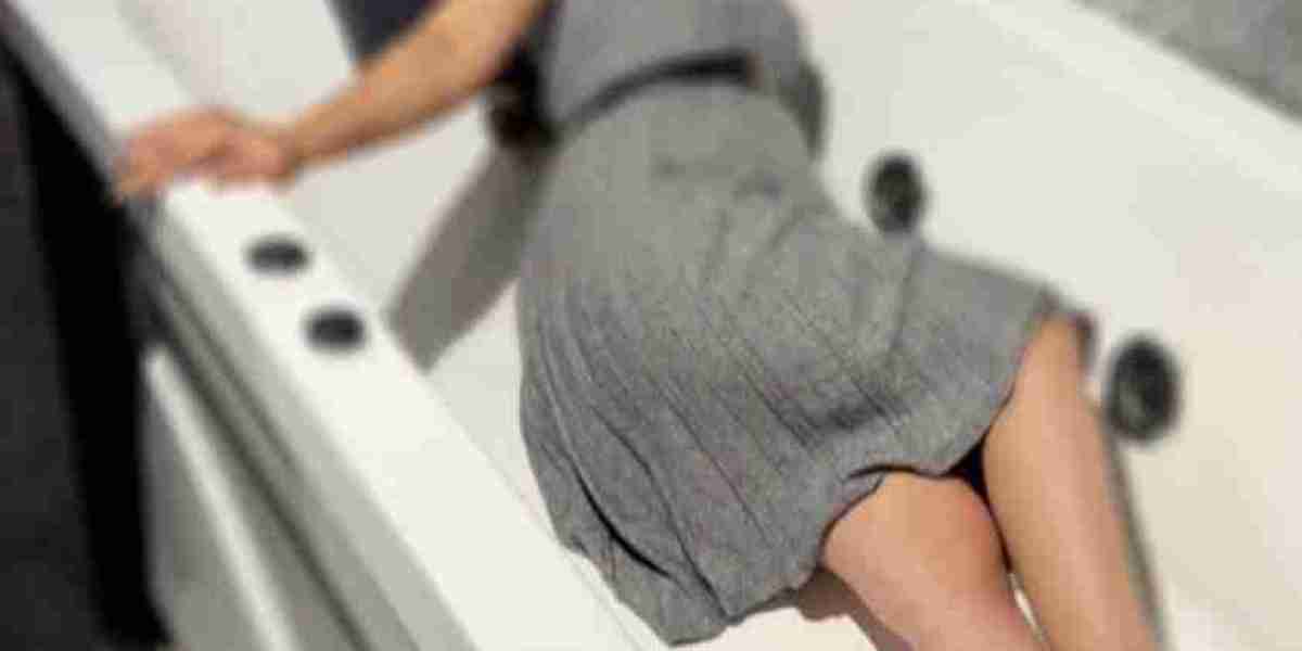 Pakistani Escort In Bur Dubai	+971588427980