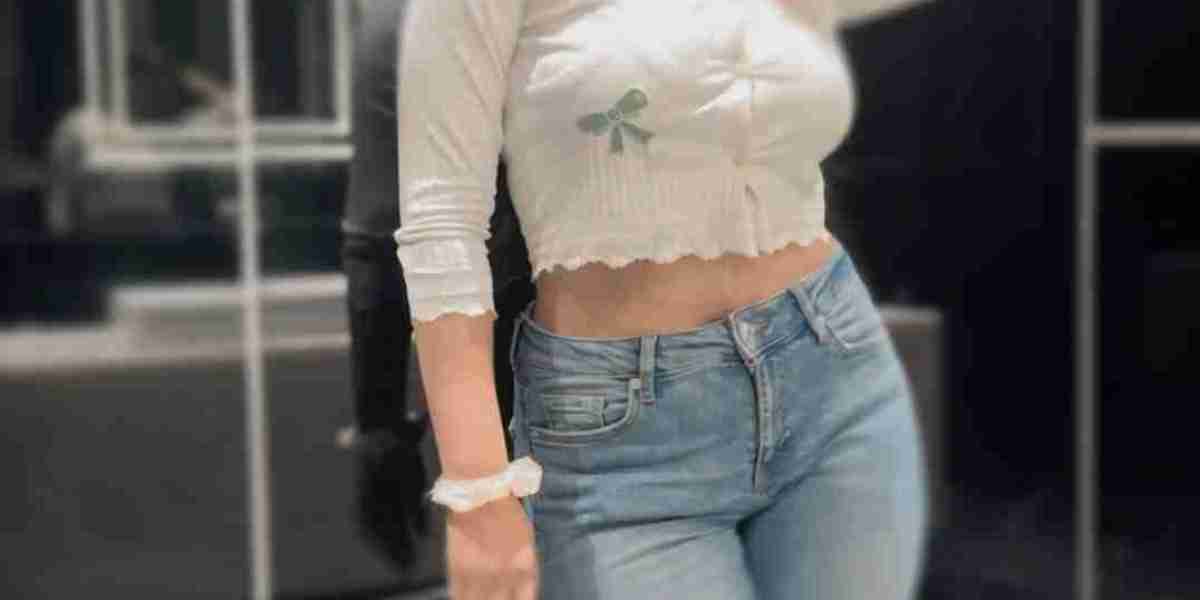 Escort In Dubai	+971568169700