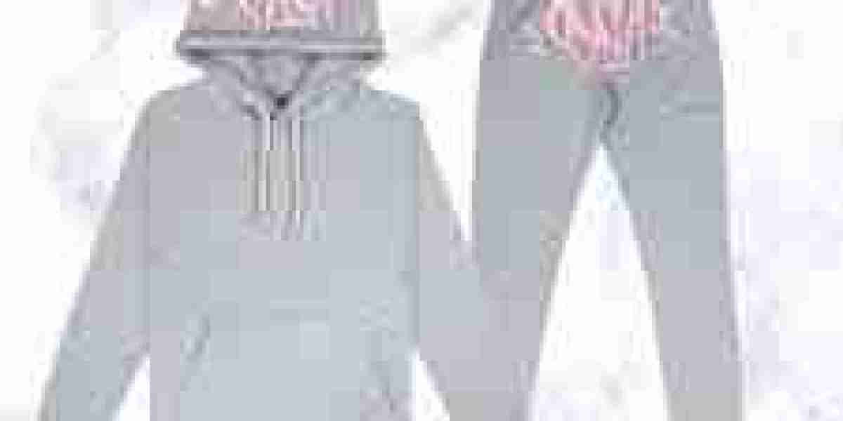 Syna World Tracksuit: The Ultimate Trend in Comfort and Style