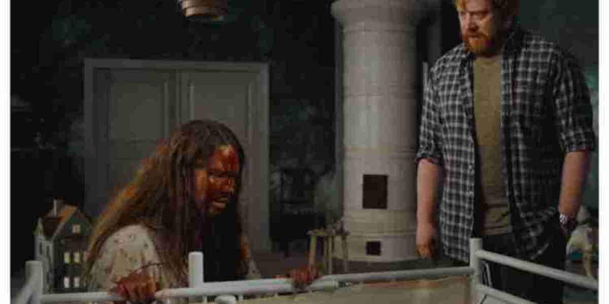 Nightborn – Motherhood, Discomfort & Raw Truths