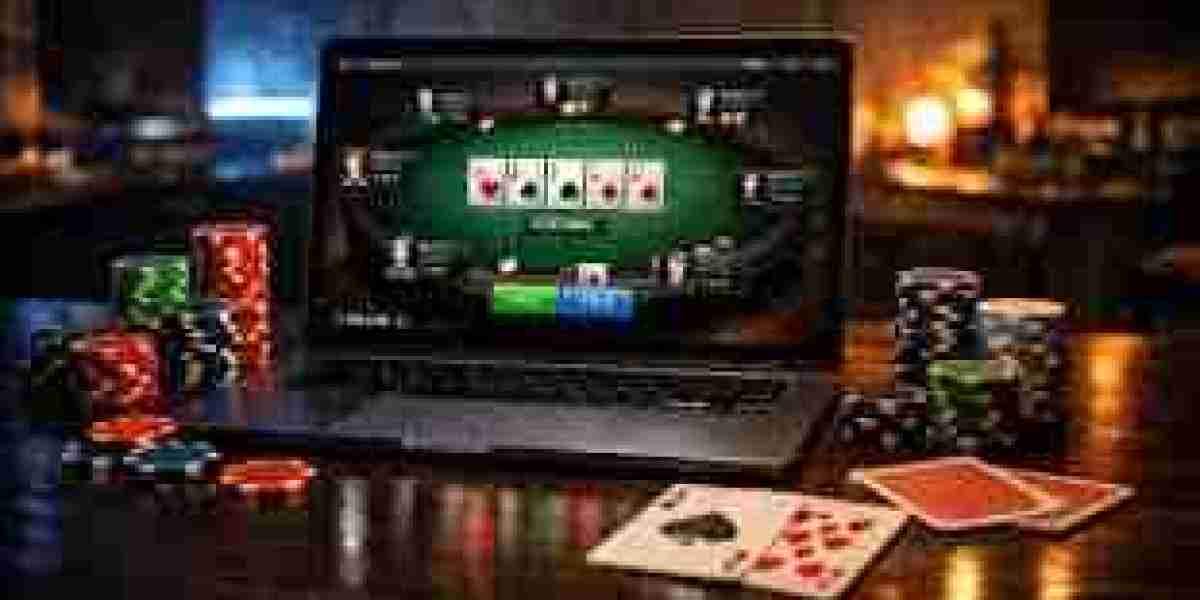 The Social and Competitive Aspects of Poker Online Singapore