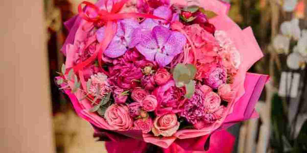 Fresh Cut Flower Delivery in Naperville: Bringing Beauty, Emotion, and Elegance to Every Occasion