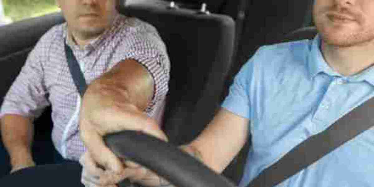 Best Behind-the-Wheel Training in Santa Ana for Beginners: Learn with Confidence at City Freeway Driving School