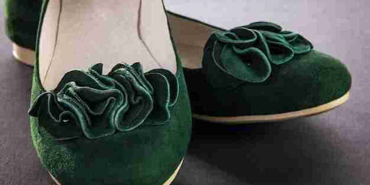Emerald Green Shoes: Boosting Confidence and Style While Supporting Mental Wellness