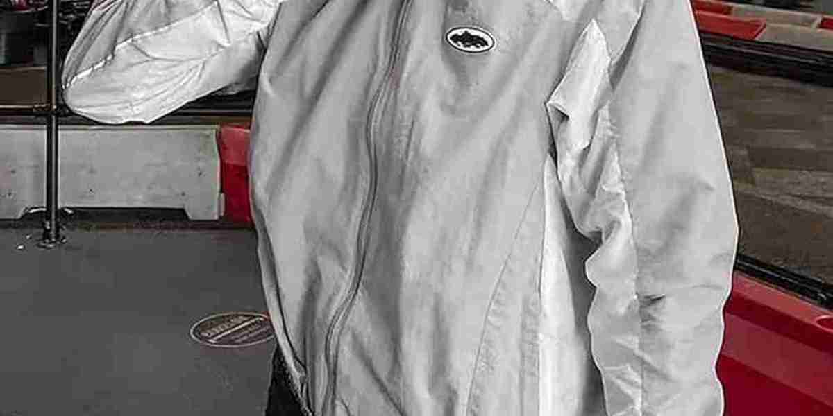 Corteiz Windbreaker: Everyday Streetwear with Comfort