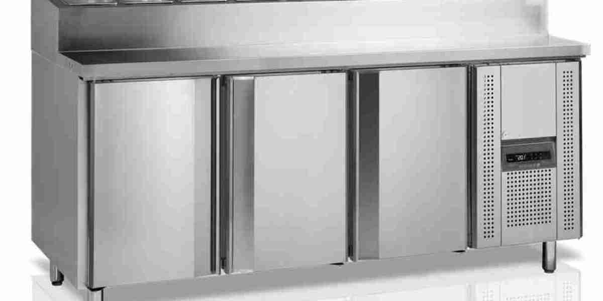 Sandwich Prep Station: Efficient Food Preparation for Commercial Kitchens