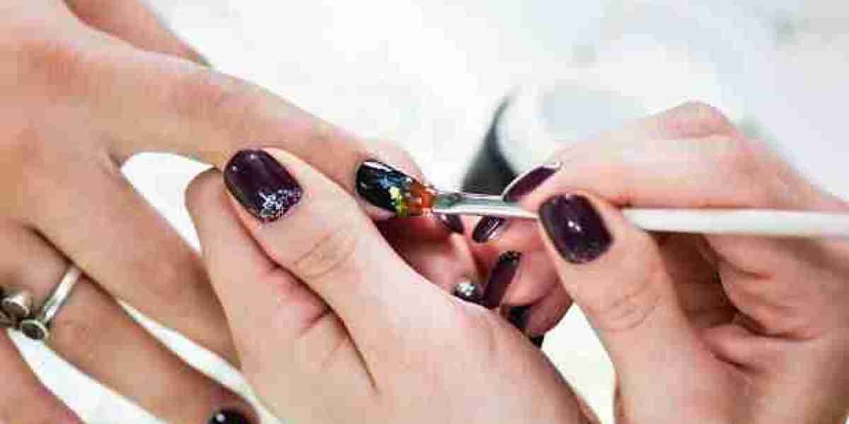 How Can Nail Art Services Upgrade Your Wedding Look?