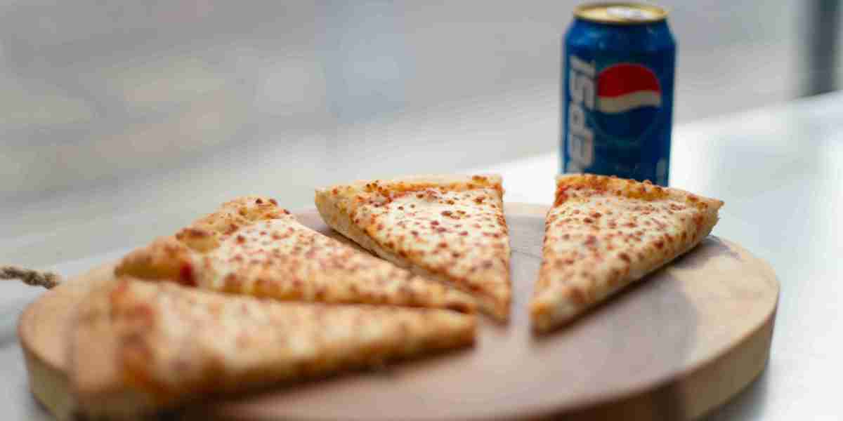 The Ultimate Comfort Feast with combo pizza et frites and Double Pizza Deals