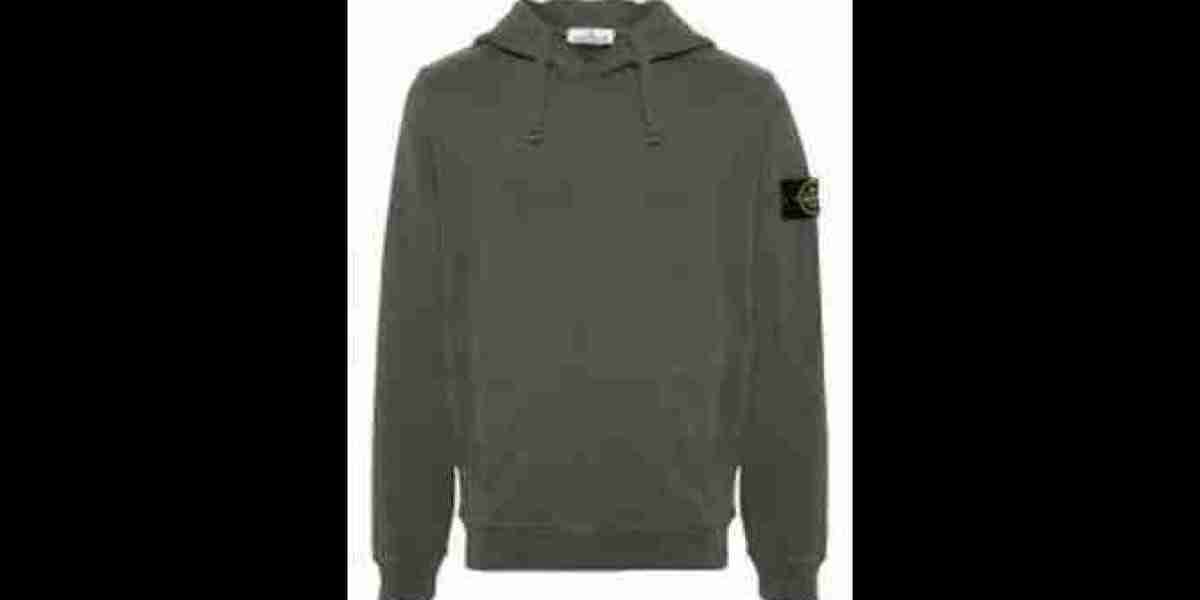 Discover the Style and Comfort of Stone Island: Why Everyone Loves It