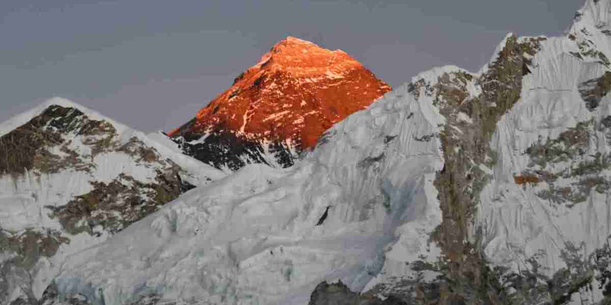 How To Adapt To Harsh Conditions: Everest Base Camp Trek