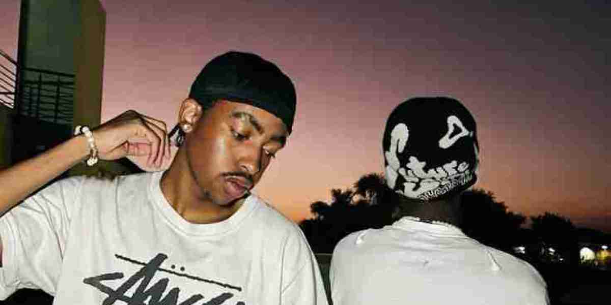 Stussy Hoodie vs Sweatshirt: UK Buyers Guide for the Right Choice