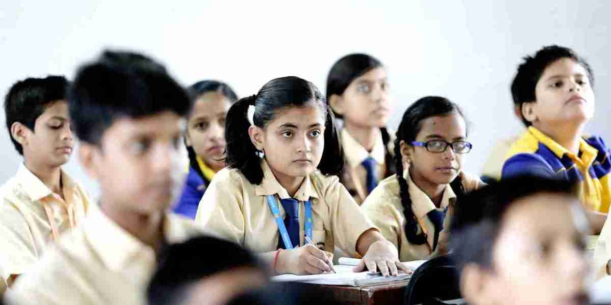 Primary School in Varanasi for Strong Early Education Base