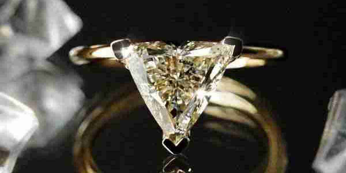 The Beauty of Minimalist Solitaire Engagement Rings for Modern Brides